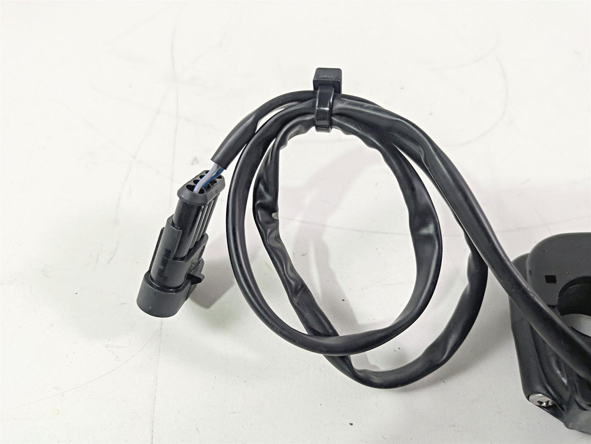 2017 Aprilia RSV 1100 Tuono V4 Factory Right Hand Control Switch B045021 {{ shop.shopifyCountryName }} - Mototech271