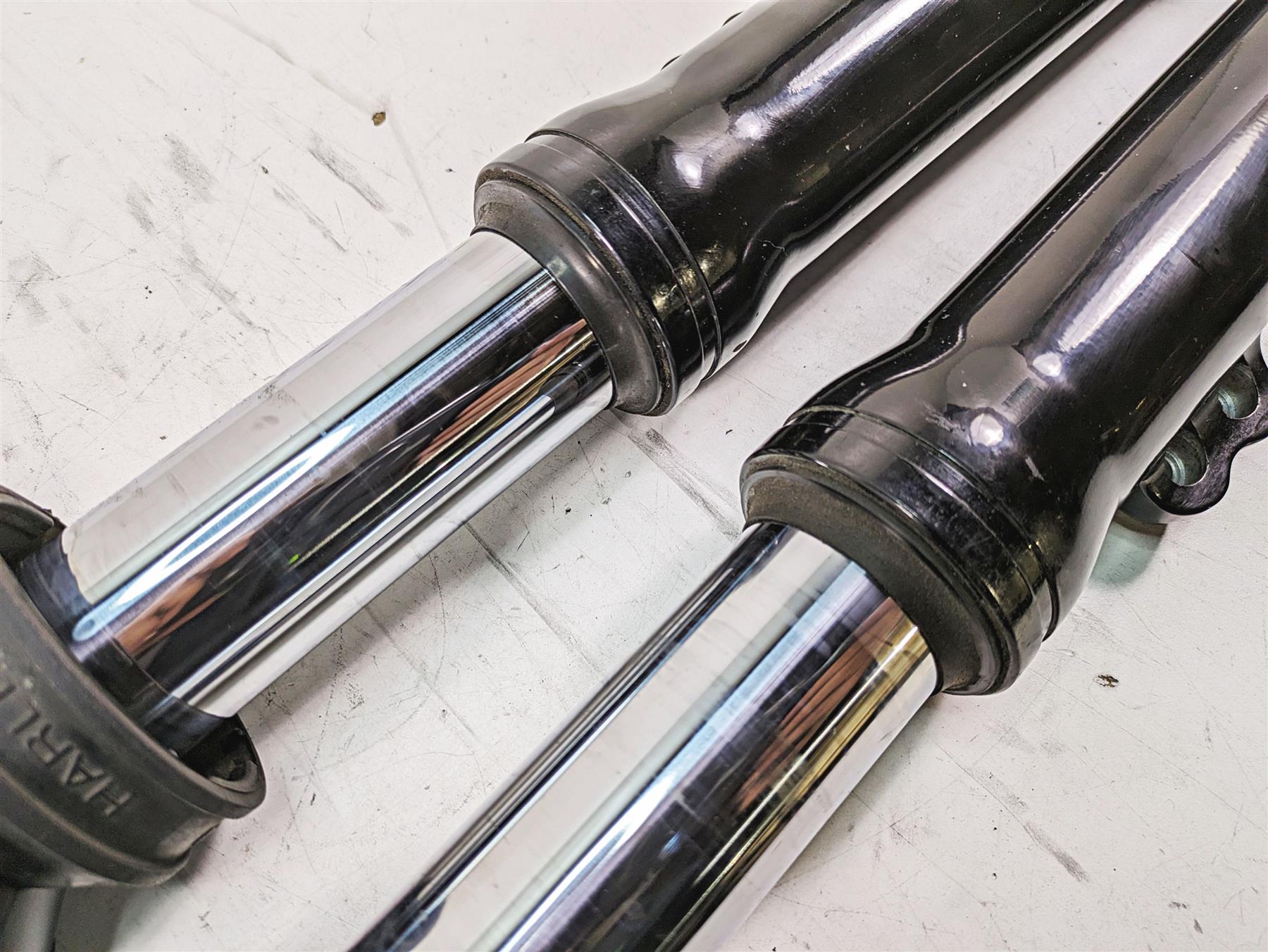 2020 Harley Softail FXBB Street Bob Straight Showa Front Fork Legs 49mm 45400166 {{ shop.shopifyCountryName }} - Mototech271
