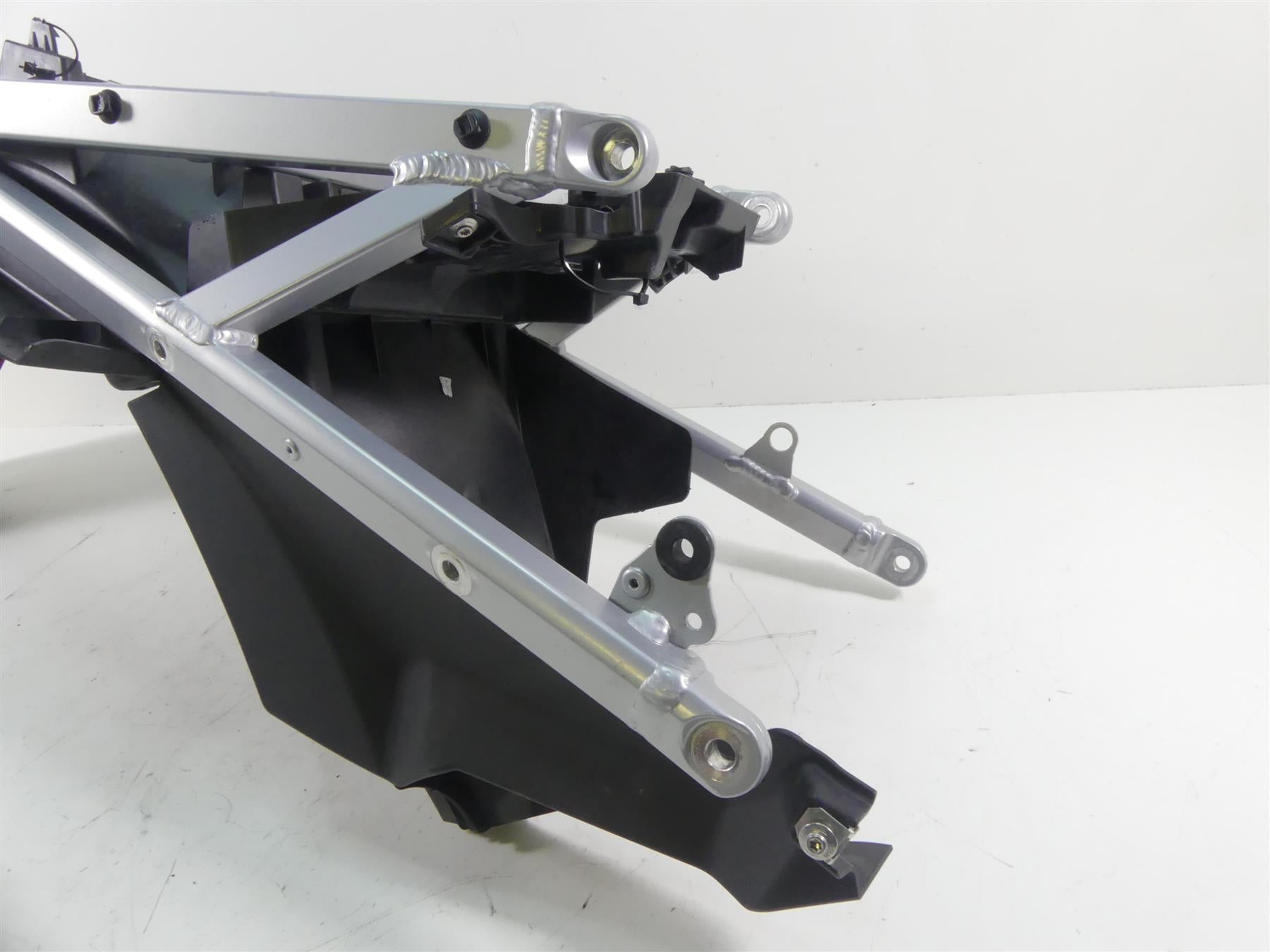 2017 BMW R1200RT K52 Rear Sub Frame Subframe & Inner Fender 46518528588 {{ shop.shopifyCountryName }} - Mototech271