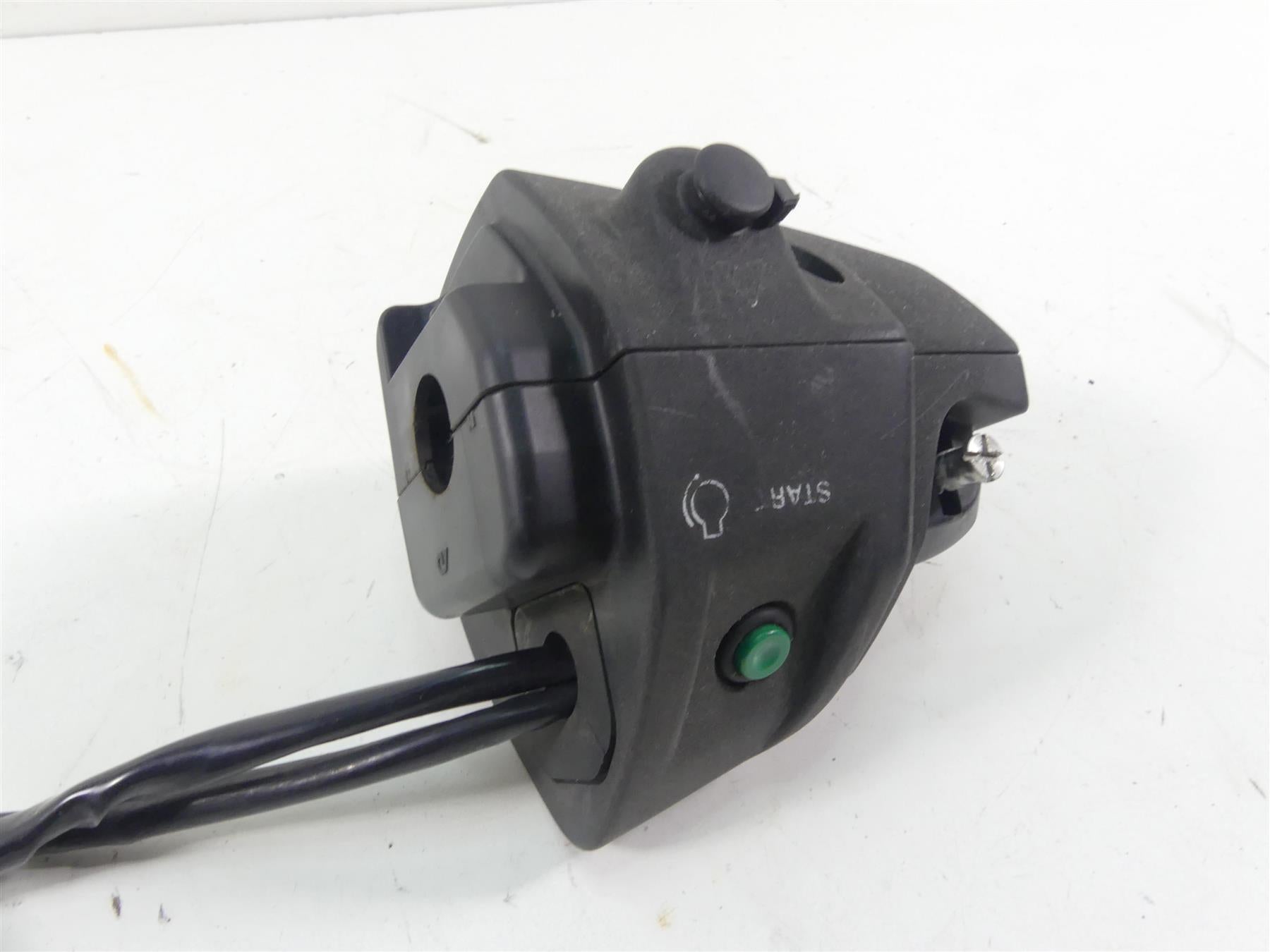 2016 Yamaha Waverunner VX 1050 Deluxe Left Control Switch -Read F2X-68310-00-00 {{ shop.shopifyCountryName }} - Mototech271