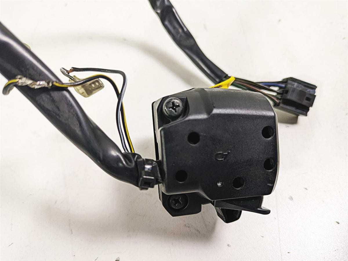 2018 Suzuki GSX1300 R Hayabusa Left Hand Control Switch - Read 37400-18H13 {{ shop.shopifyCountryName }} - Mototech271