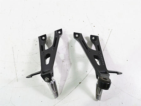 2016 Suzuki GSXR1000 Rear Passenger Foot Peg Set 43600-47H40 43611-37H10 {{ shop.shopifyCountryName }} - Mototech271