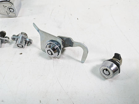 2010 Harley Touring FLHTCU Electra Glide Ignition Switch Key Lock Set 71572-06 {{ shop.shopifyCountryName }} - Mototech271
