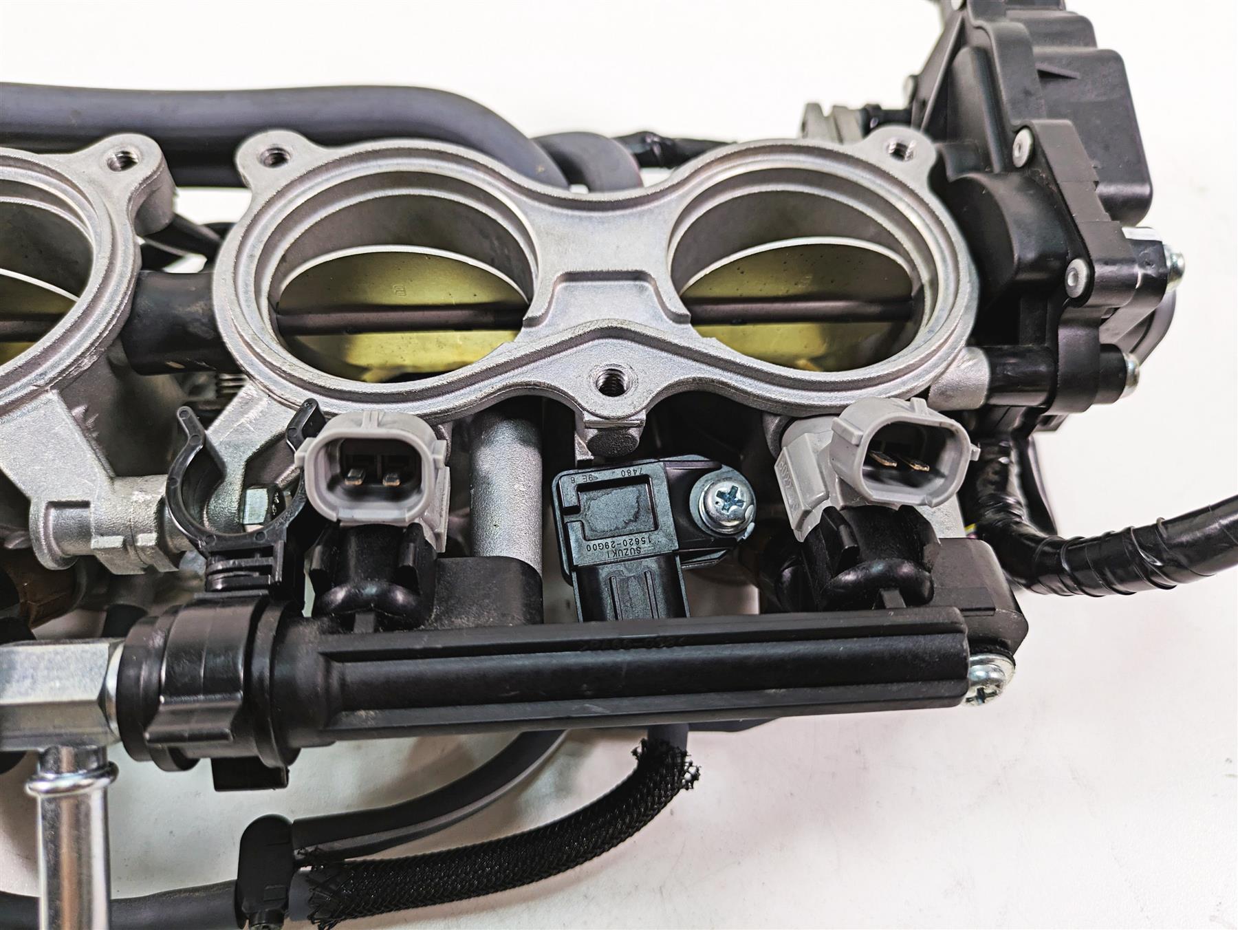 2022 Suzuki GSXR 750 Mikuni Throttle Body Bodies 4K 1340615J21 13406-15J21 {{ shop.shopifyCountryName }} - Mototech271