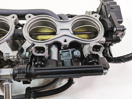 2022 Suzuki GSXR 750 Mikuni Throttle Body Bodies 4K 1340615J21 13406-15J21 {{ shop.shopifyCountryName }} - Mototech271