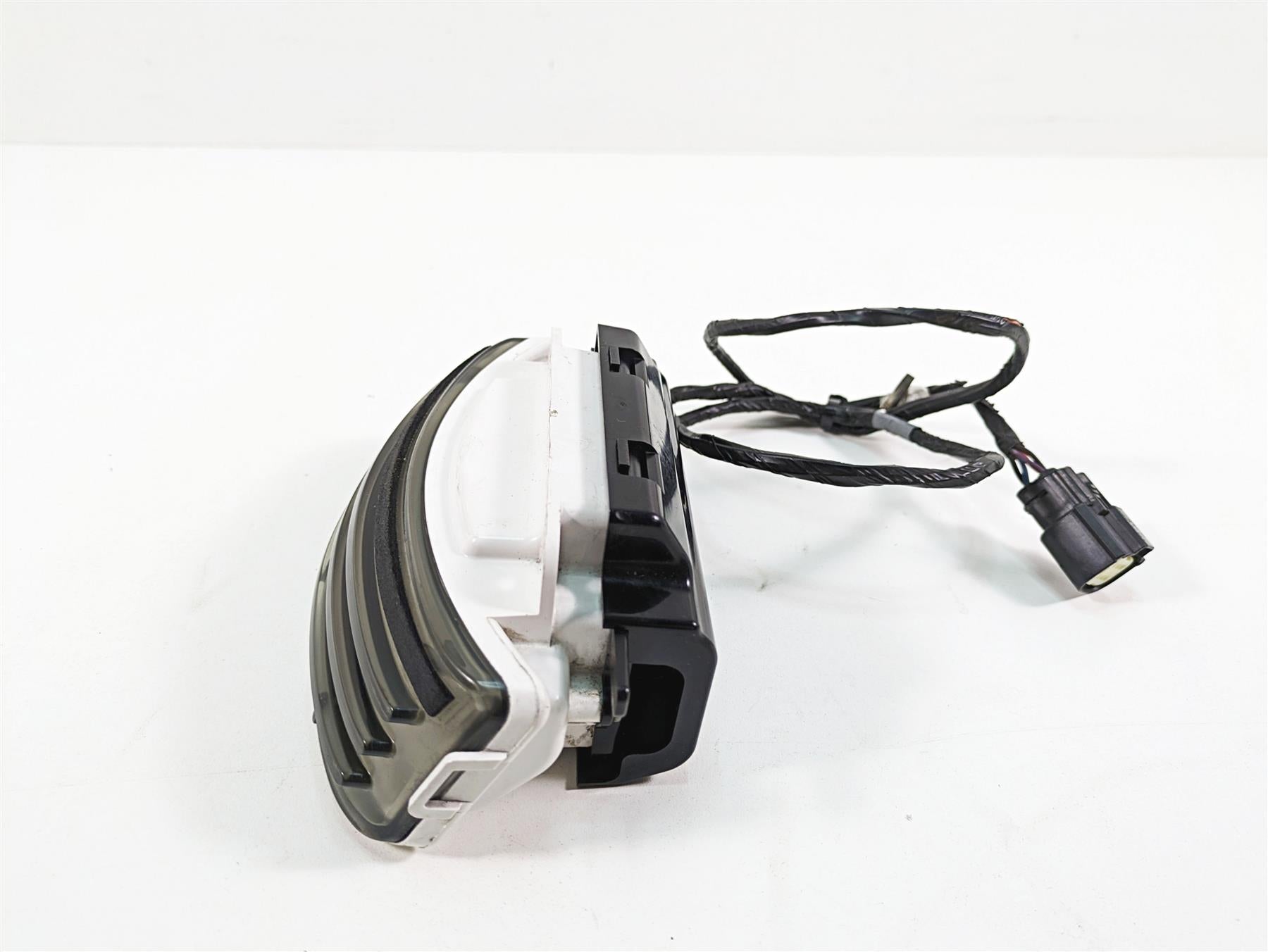 2013 Harley Touring FLHX Street Glide Taillight Fascia Wing Light -Read 69375-10 {{ shop.shopifyCountryName }} - Mototech271