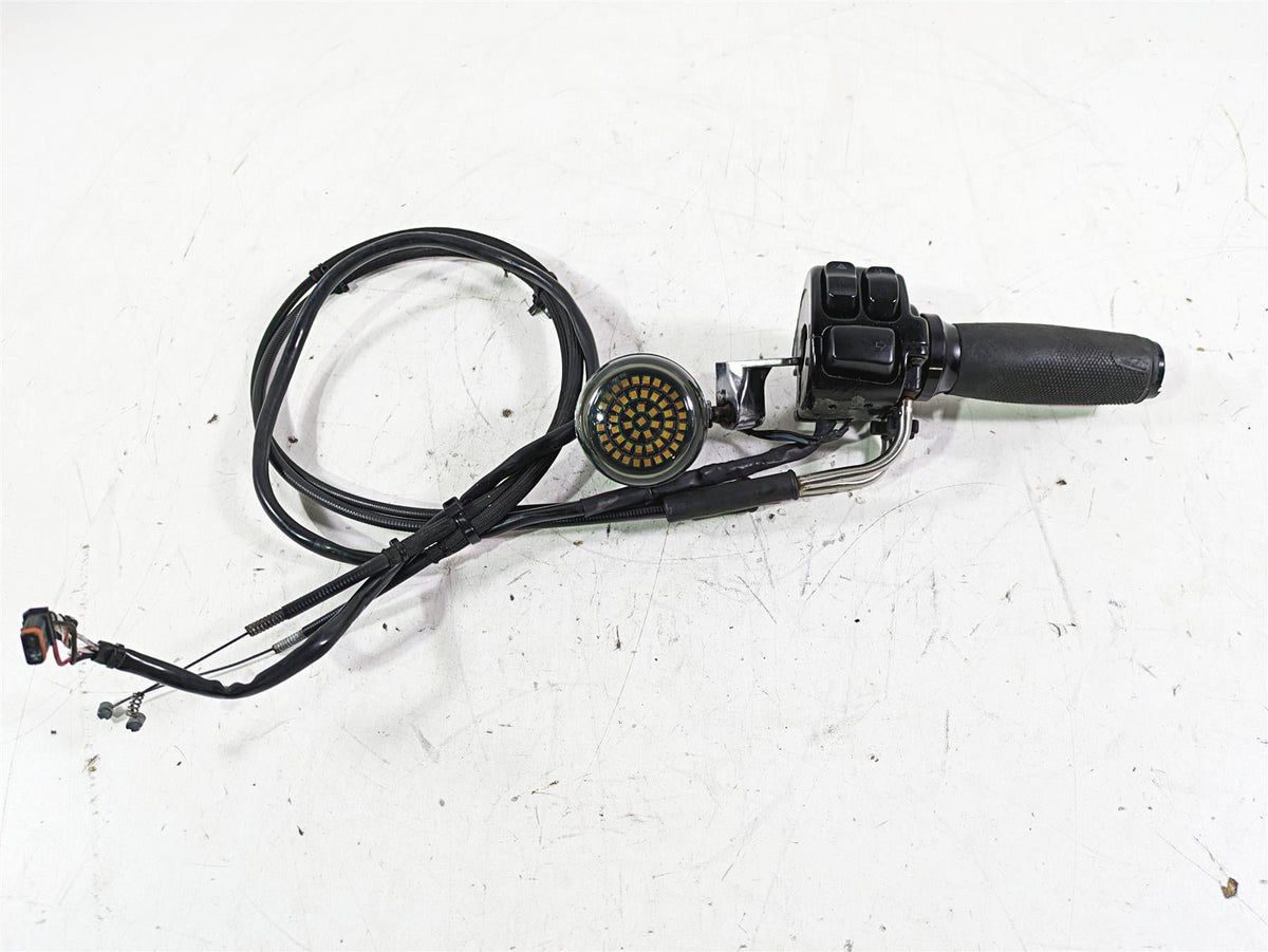 2013 Harley FXDWG Dyna Wide Glide Right Hand Control Switch + Blinker 71500068 {{ shop.shopifyCountryName }} - Mototech271