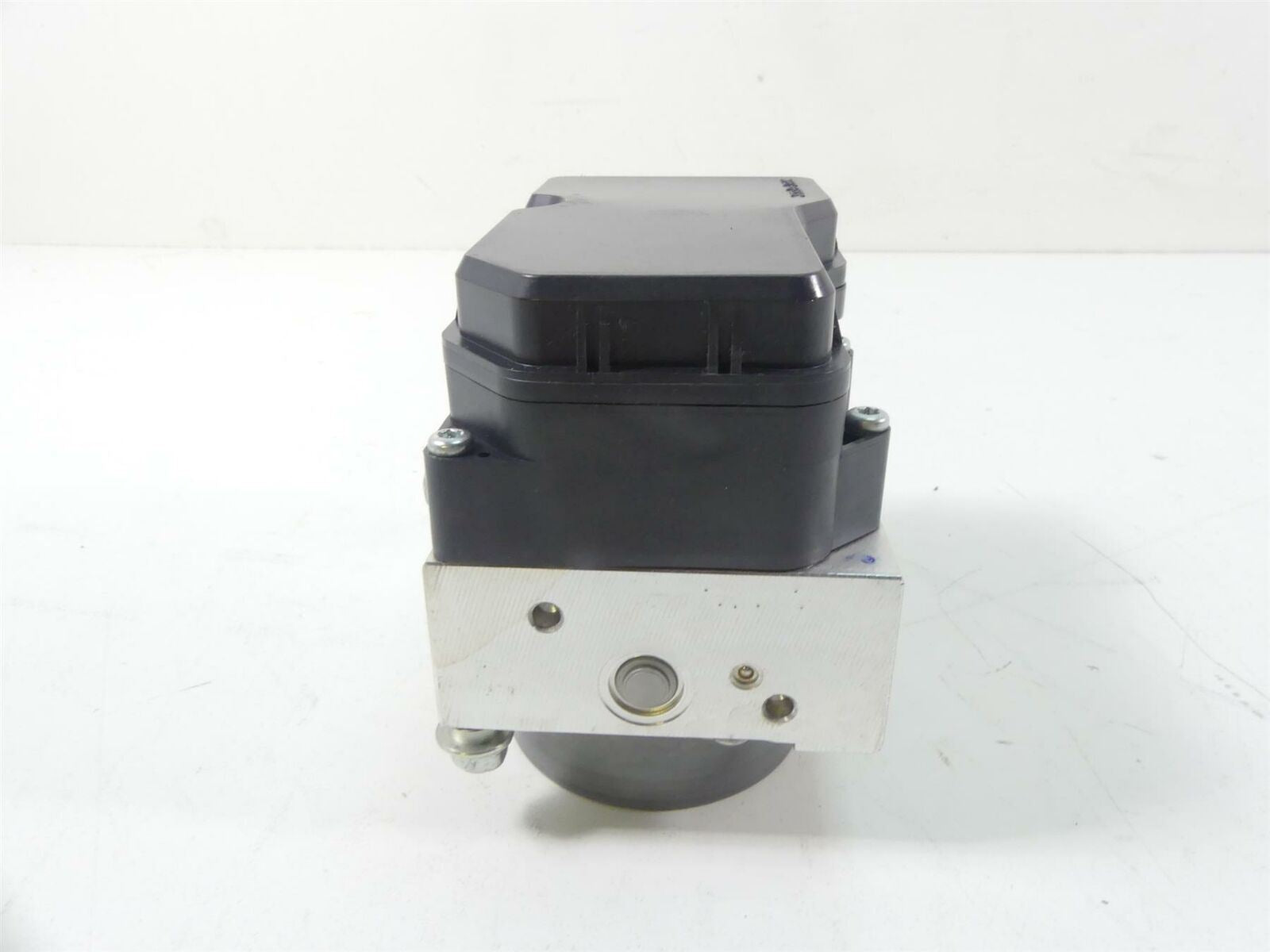 2020 Yamaha VMX17 1700 Advics Abs Brake Pump Pressure Module 2S3-85930-10-00 {{ shop.shopifyCountryName }} - Mototech271