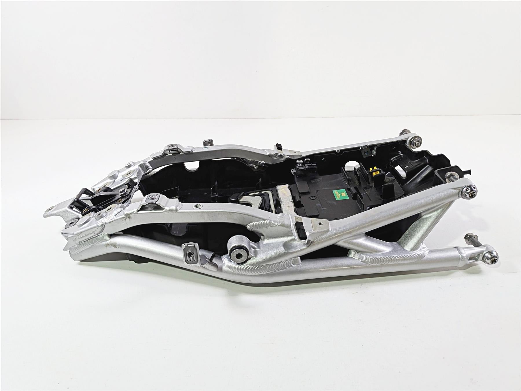 2019 Triumph Speed Triple RS 1050 Straight Subframe & Inner Fender T2079742 {{ shop.shopifyCountryName }} - Mototech271
