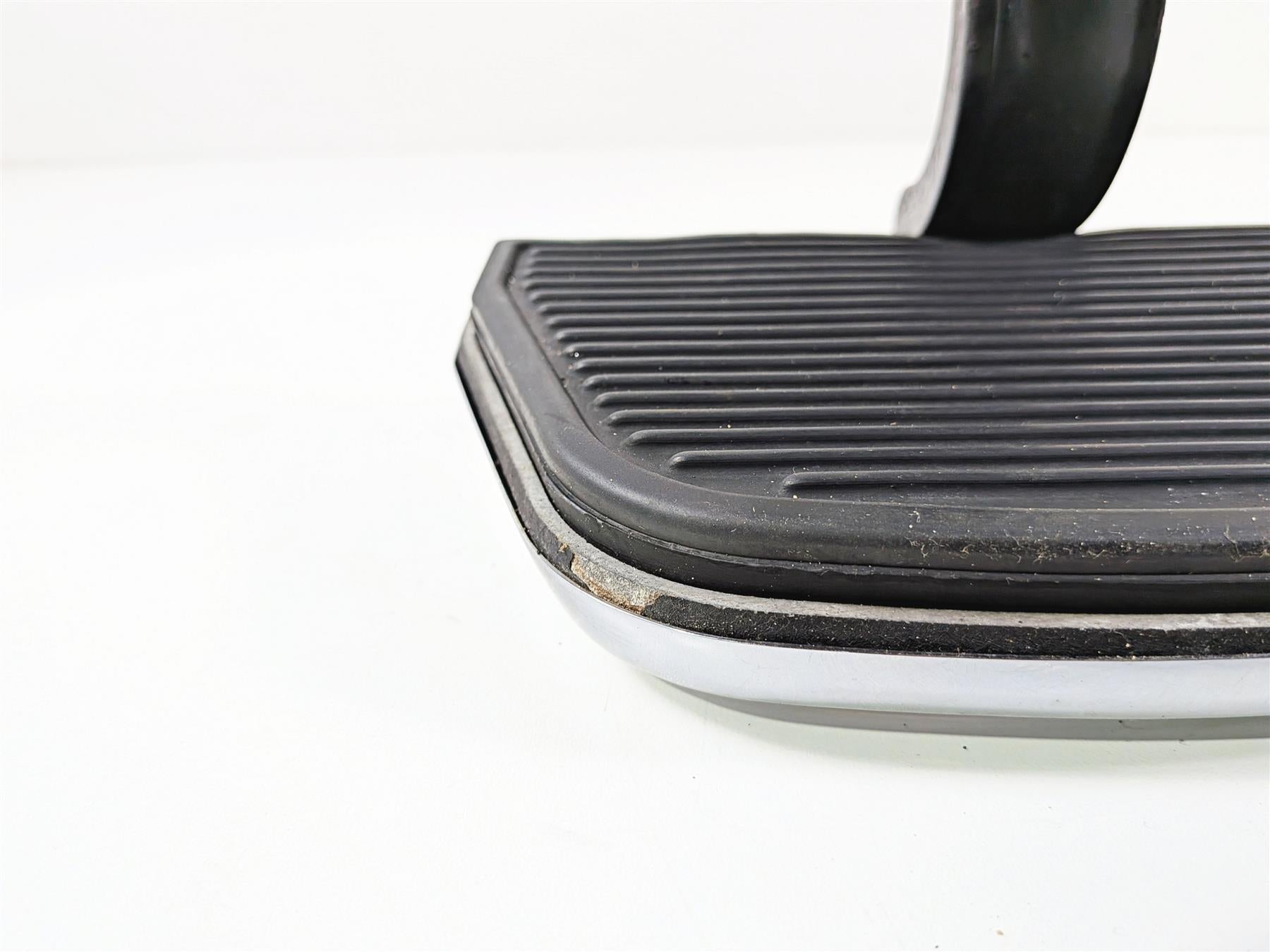 2012 Harley Softail FLSTF Fat Boy Passenger Footpeg Foot Peg READ 50943-05A {{ shop.shopifyCountryName }} - Mototech271