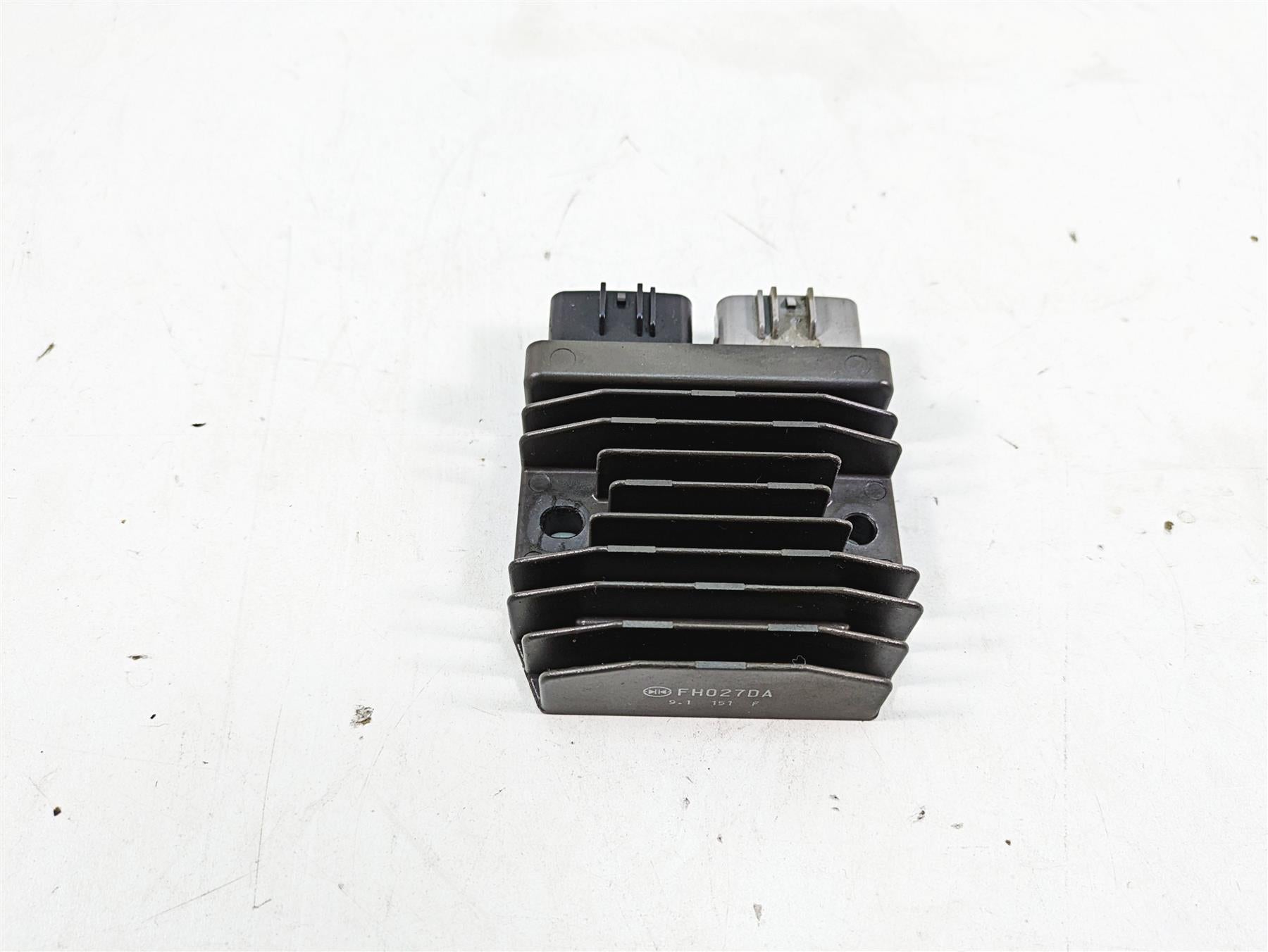 2019 Yamaha YXZ1000 R EPS SS SE Rectifier Voltage Regulator B5H-81960-00-00 {{ shop.shopifyCountryName }} - Mototech271