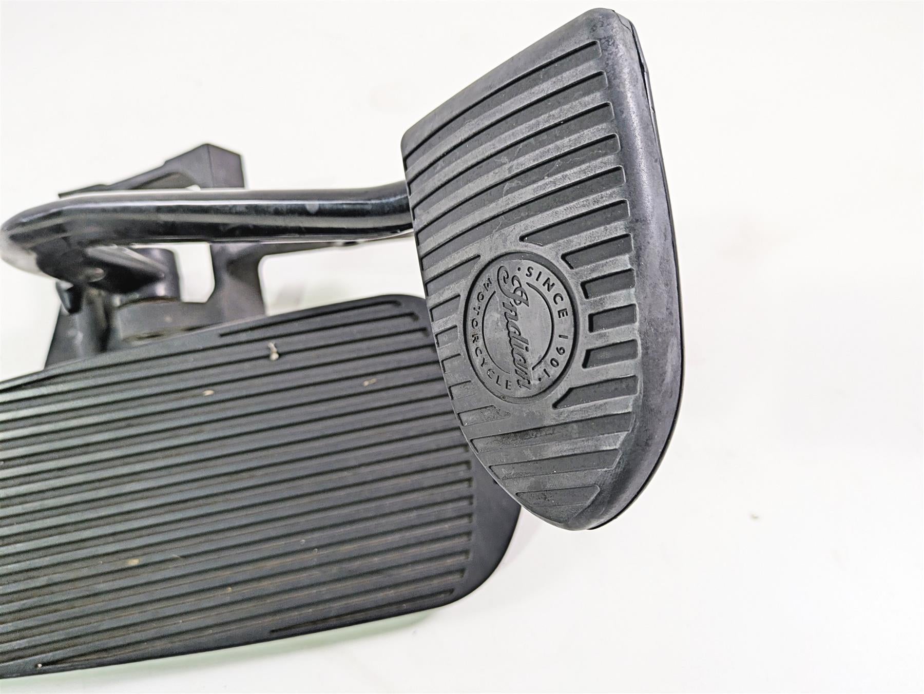 2018 Indian Chieftain Dark Horse Front Right Floor Board & Brake Pedal 5141001 {{ shop.shopifyCountryName }} - Mototech271