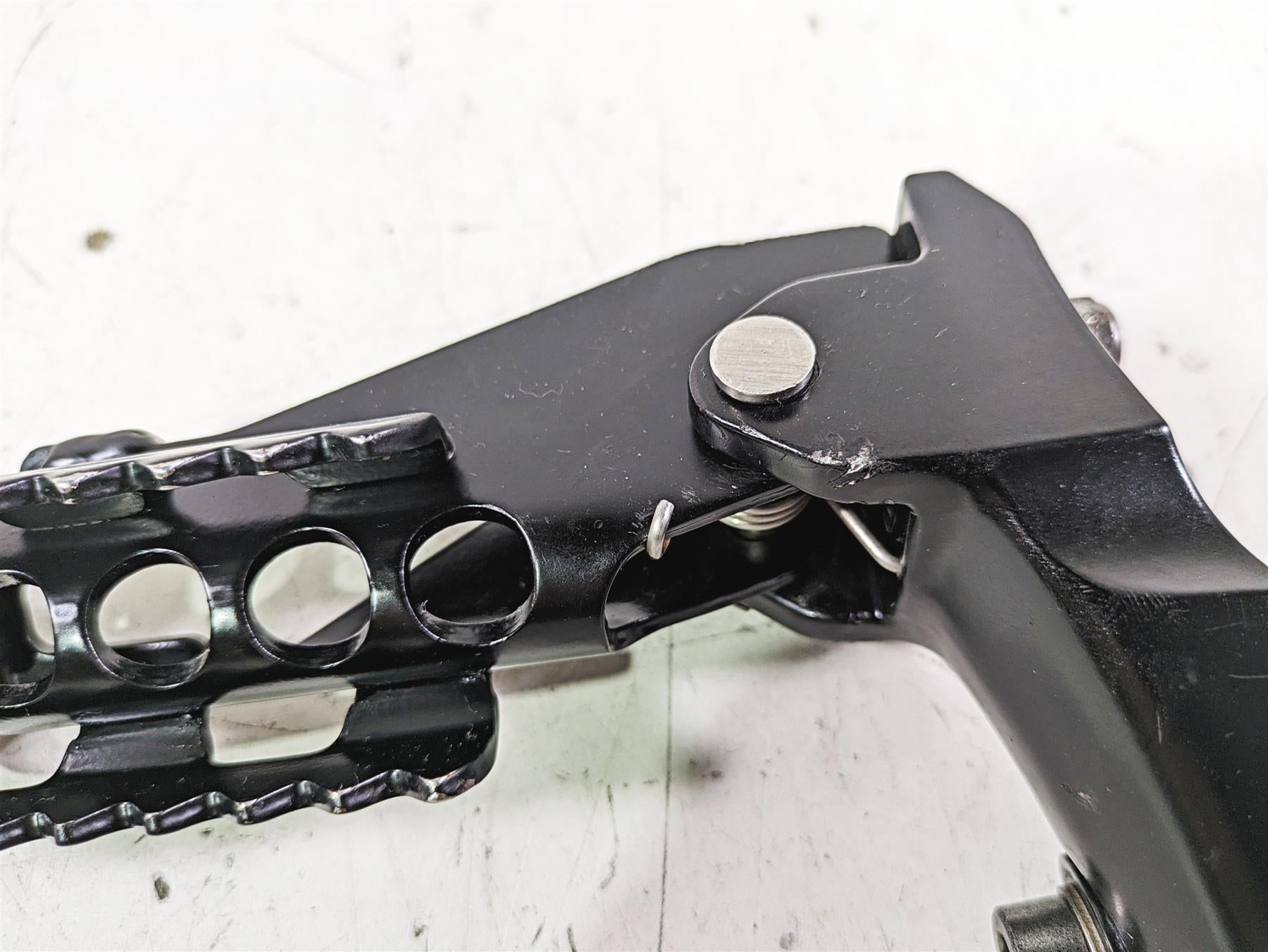 2020 Triumph Street Scrambler 900 Left Rider Footpeg Foot Peg T2082356 {{ shop.shopifyCountryName }} - Mototech271
