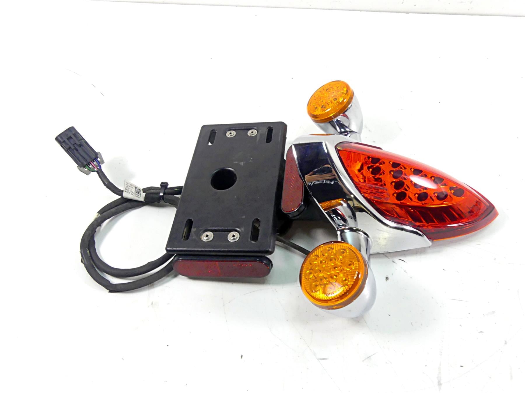 2019 Indian Chieftain Classic Rear Taillight Blinker Plate Holder Set 2412442 {{ shop.shopifyCountryName }} - Mototech271
