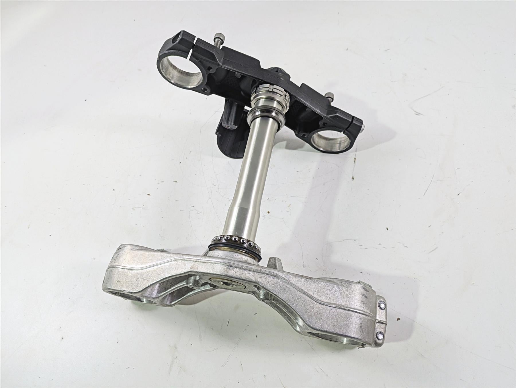 2023 Kawasaki ZX1400 ZX14R Ninja Upper Lower Triple Tree Set 44037-0039 {{ shop.shopifyCountryName }} - Mototech271