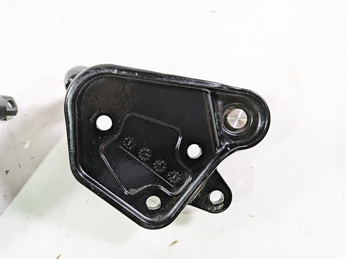 2003 Harley Softail FXSTDI Deuce 100th Front Footpeg Mounts 33683-00 42507-00B {{ shop.shopifyCountryName }} - Mototech271