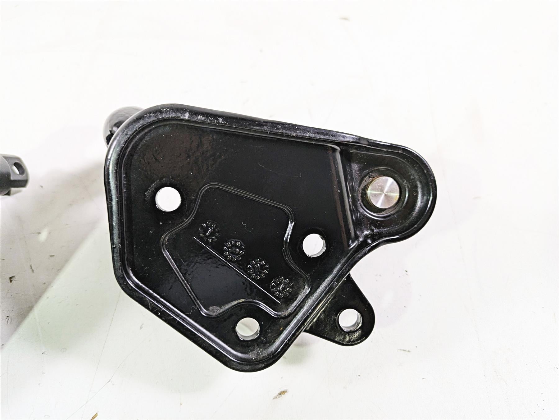 2003 Harley Softail FXSTDI Deuce 100th Front Footpeg Mounts 33683-00 42507-00B {{ shop.shopifyCountryName }} - Mototech271