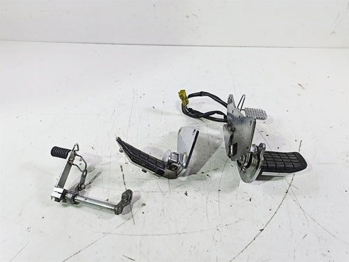 2002 Honda GL1500 CD Valkyrie Deluxe Front Footpeg & Pedal Set 50615-MZ0-000 | Mototech271