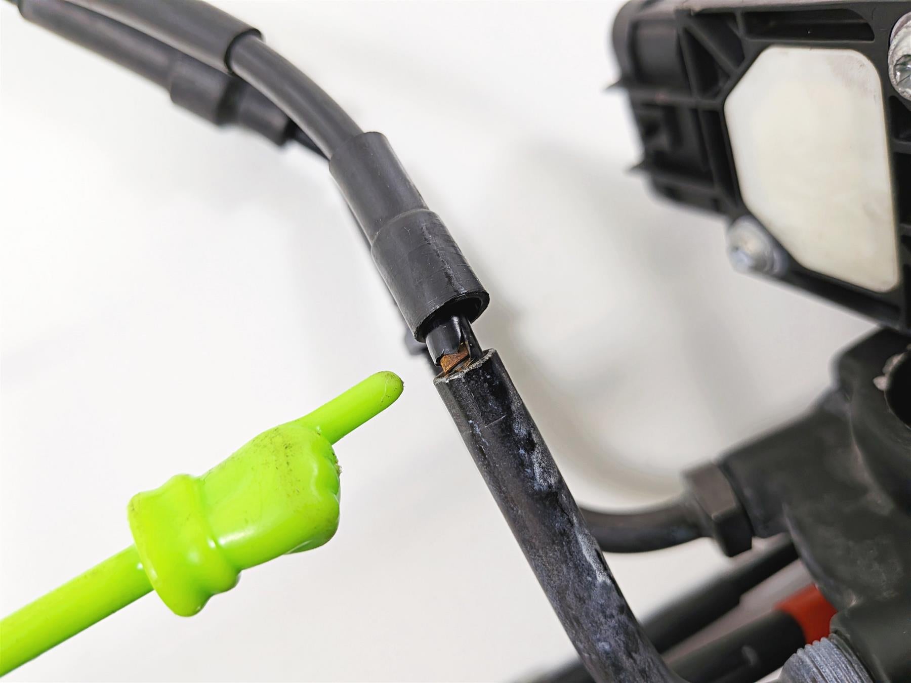 2016 Aprilia RSV 1100 Tuono V4 Factory Accelerator Position Sensor Grip B044414 {{ shop.shopifyCountryName }} - Mototech271