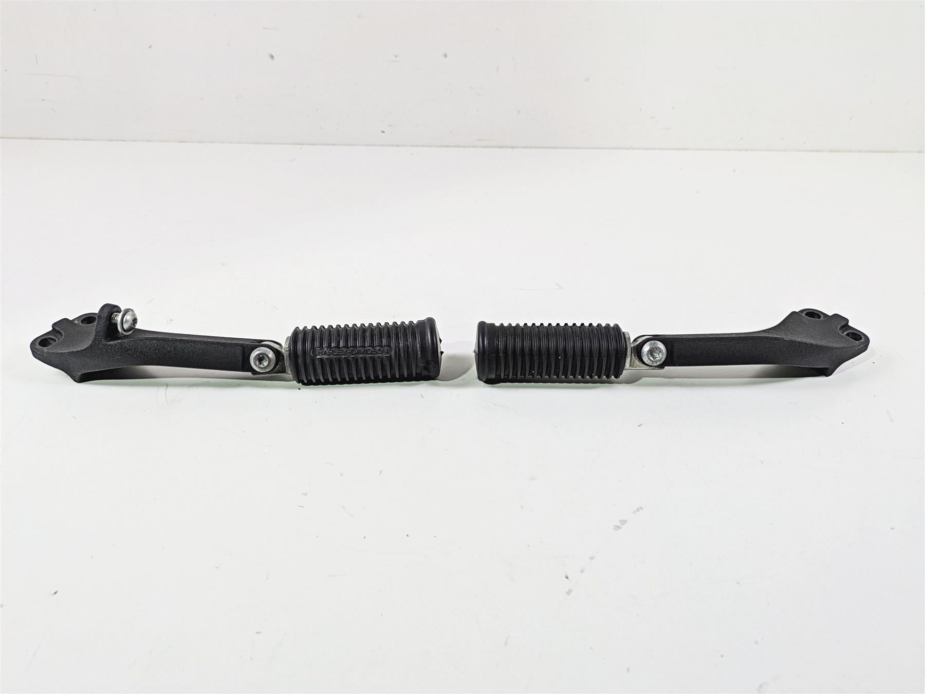 2016 Harley FXDF Dyna Fat Bob Rear Passenger Footpeg Set 49230-06 49224-06A {{ shop.shopifyCountryName }} - Mototech271