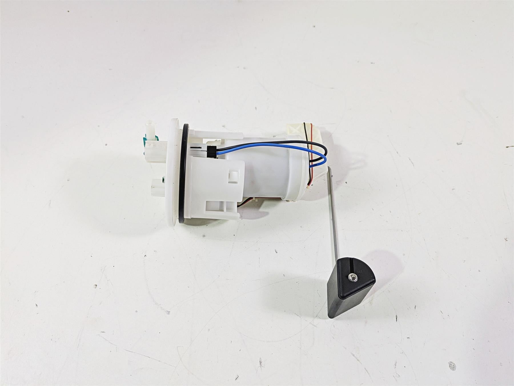 2025 Honda CBR600RR Fuel Gas Petrol Pump 16700-MFJ-D03 {{ shop.shopifyCountryName }} - Mototech271