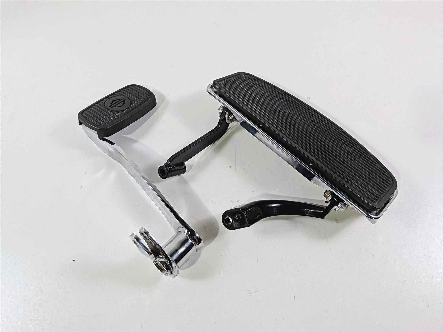 2018 Harley FLHTCU Touring Electra Glide Floor Board & Brake Pedal Set 50621-06A-Mototech271