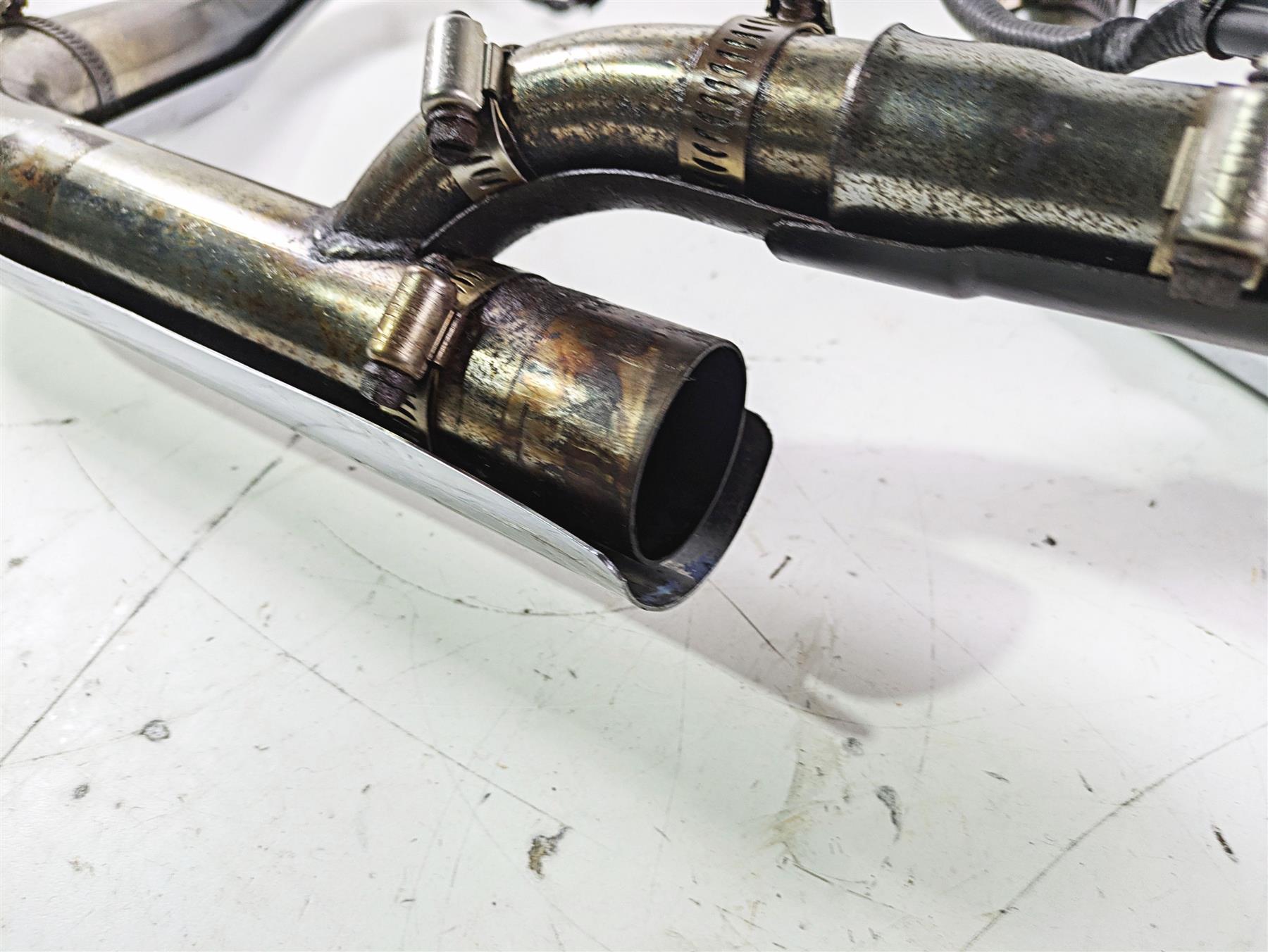 2007 Harley FXDWG Dyna Wide Glide Exhaust Header Manifold Set 65631-06 {{ shop.shopifyCountryName }} - Mototech271