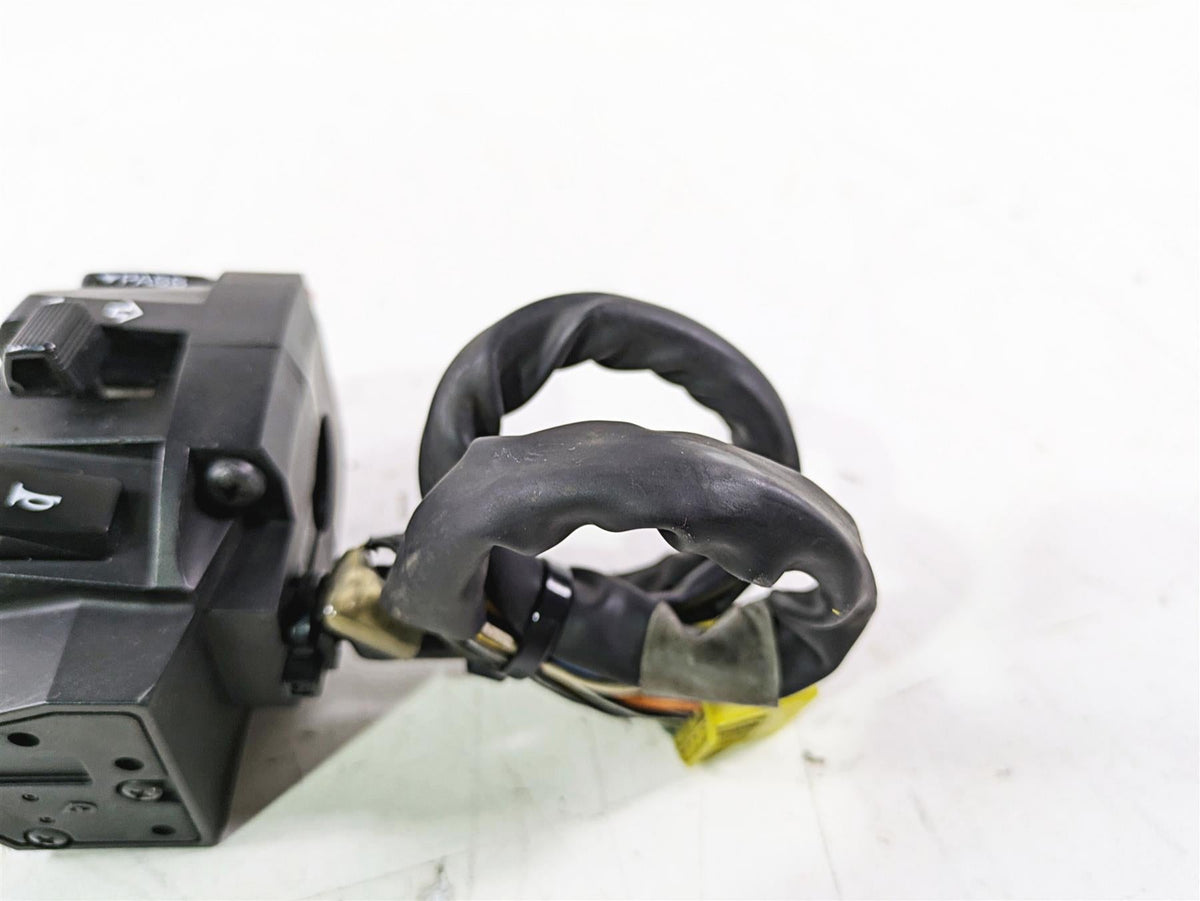 2016 Suzuki GSXR1000 Left Hand Turn Signal Lights Control Switch 37400-47H10 {{ shop.shopifyCountryName }} - Mototech271