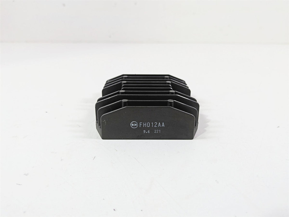 2014 Yamaha YZFR1 R1 RN22 Rectifier Voltage Regulator 1D7-81960-01-00 FH012AA {{ shop.shopifyCountryName }} - Mototech271