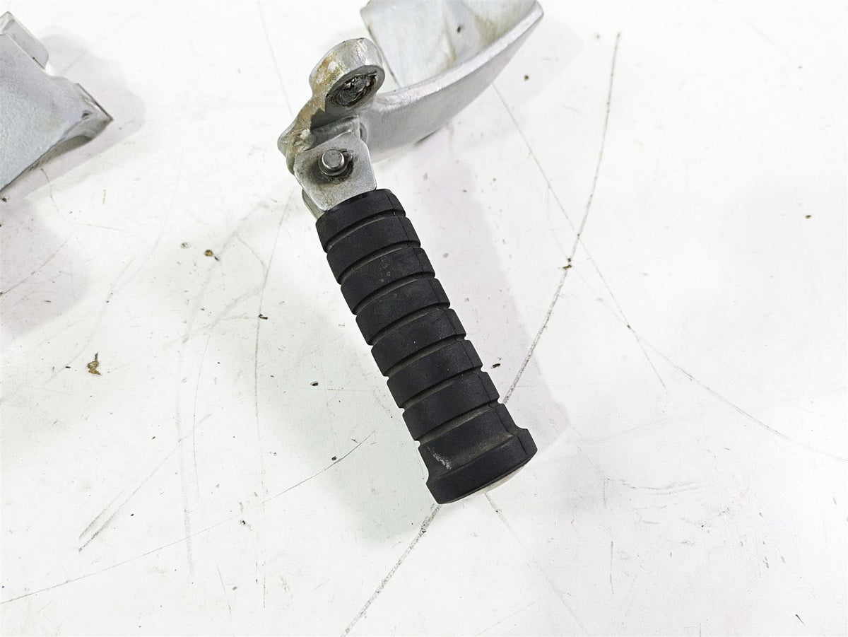 2004 Victory Kingpin Rear Passenger Pillion Footpeg Foot Peg Set 1014126 1014127 {{ shop.shopifyCountryName }} - Mototech271
