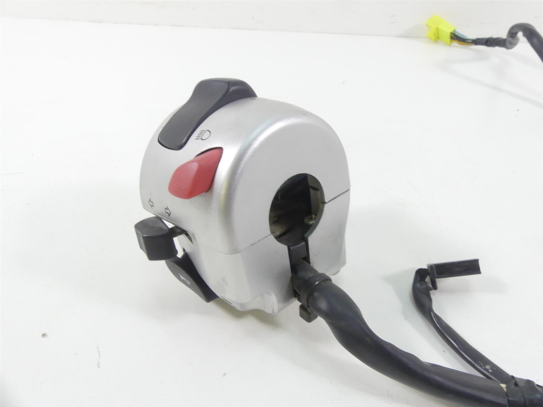 2007 Suzuki M109R VZR1800 Boulevard Left Light Blinkr Control Switch 37400-48G10 {{ shop.shopifyCountryName }} - Mototech271