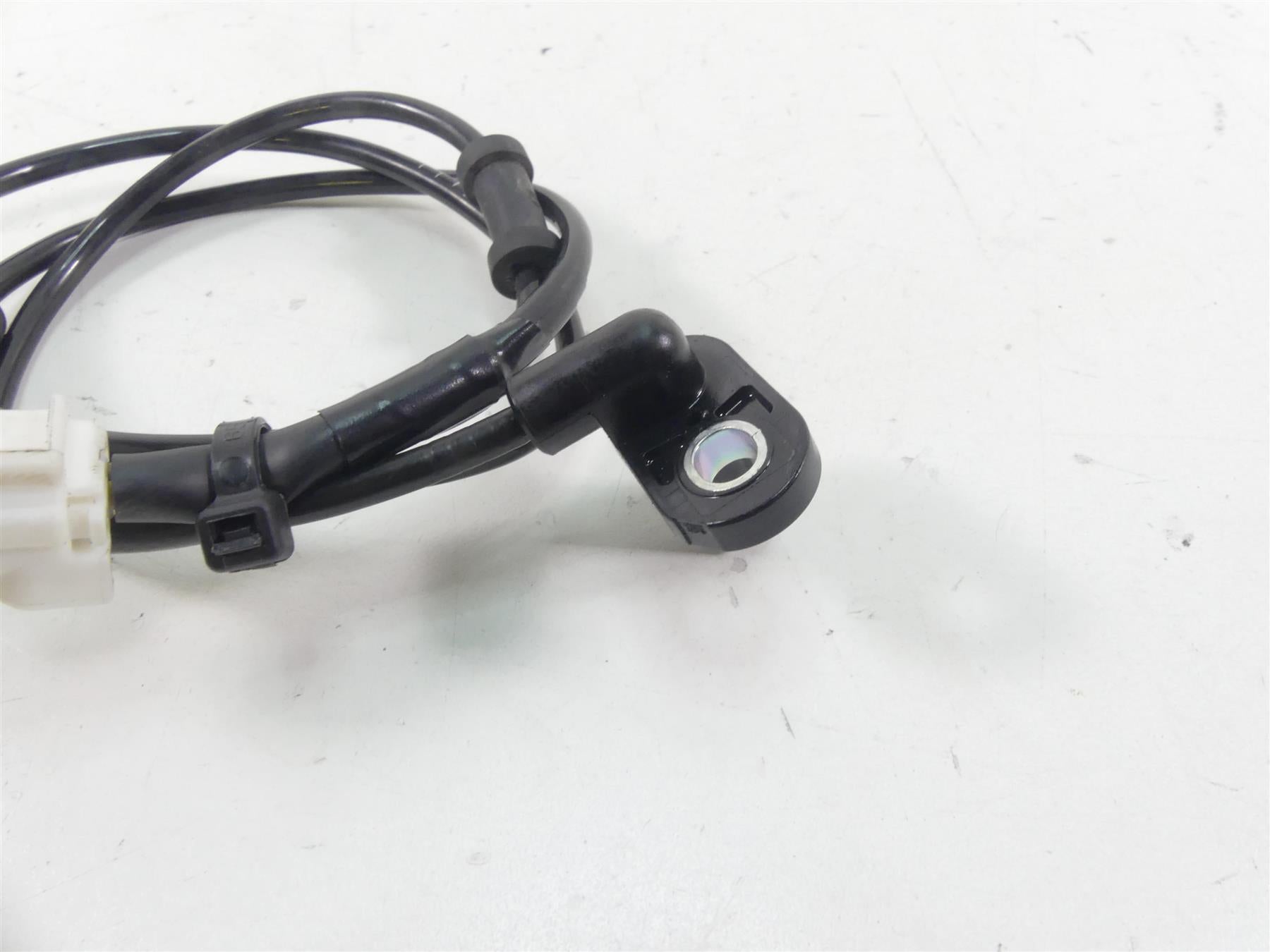 2022 Yamaha MT09 FZ09 Rear Wheel Abs Speed Sensor B7N-85980-00-00 {{ shop.shopifyCountryName }} - Mototech271