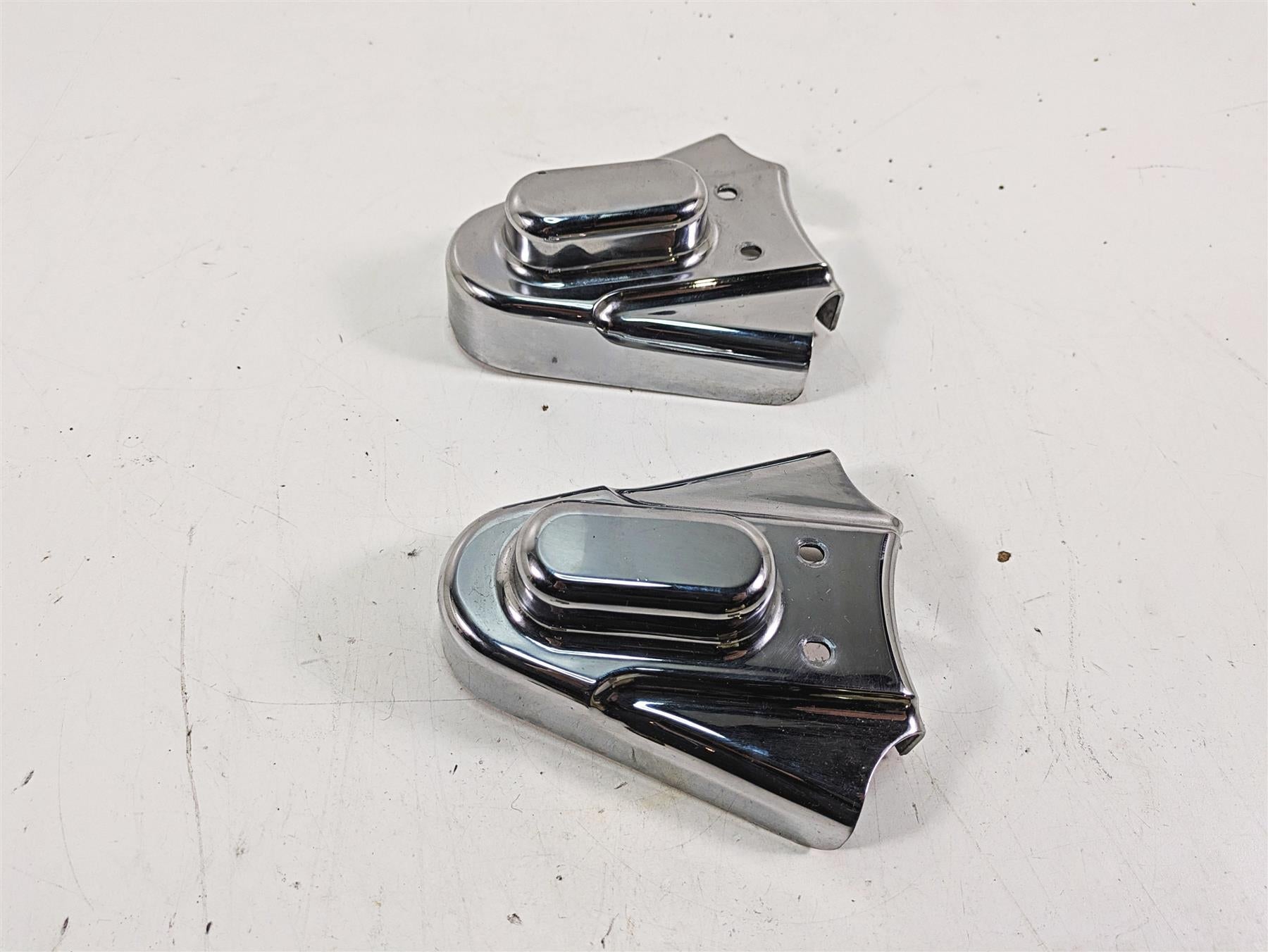 2000 Harley FXSTS Softail Springer Kuryakyn Chrome Rear Axle Cover Set 8202 {{ shop.shopifyCountryName }} - Mototech271