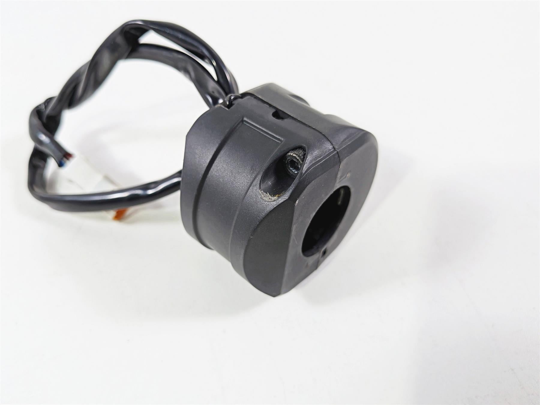 2011 Ducati Streetfighter 1098 S Right Hand Start Stop Control Switch 65010092I {{ shop.shopifyCountryName }} - Mototech271