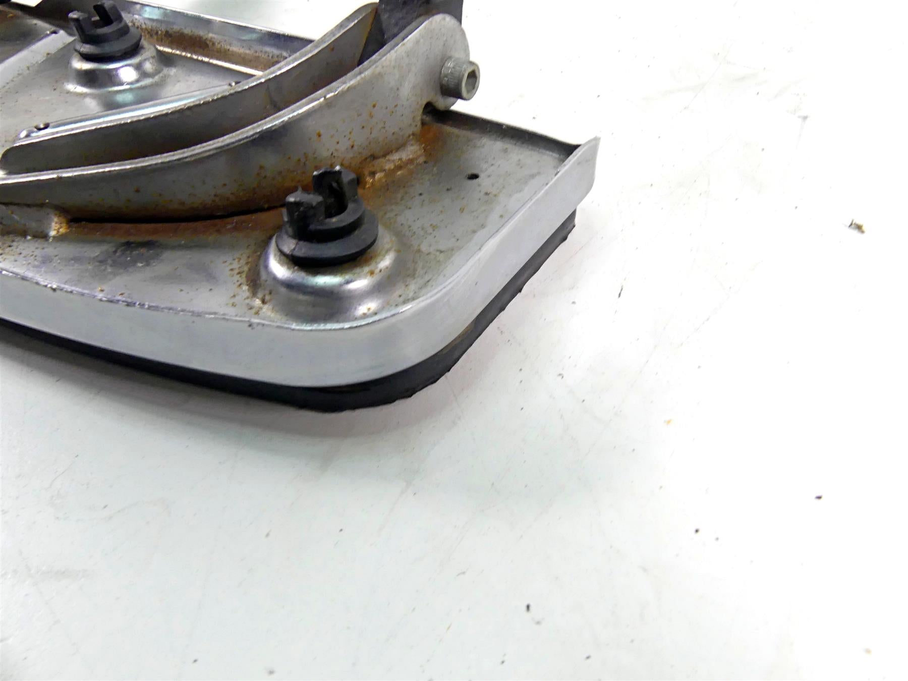 2007 Harley Touring FLHRC Road King Right Front Floorboard Brake Pedal 50621-06A {{ shop.shopifyCountryName }} - Mototech271