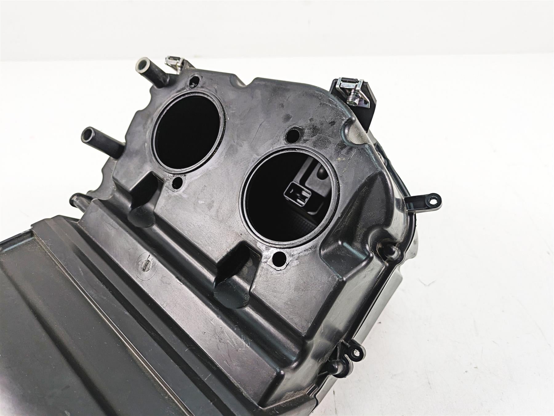 2021 Aprilia RS660 Air Filter Cleaner Breather Box 2B006527 2B006529 {{ shop.shopifyCountryName }} - Mototech271