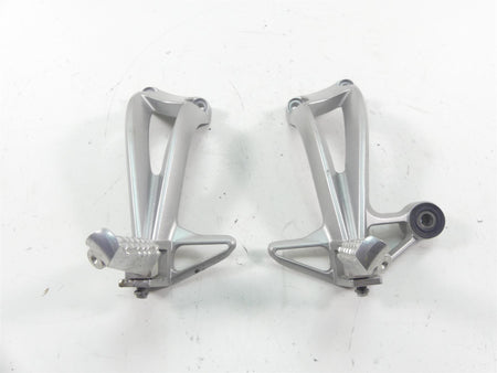 2008 Yamaha FZ1 Fazer Rear Passenger Footpeg Set 2D1-2741L-00-00 2D1-2742L-00-00 {{ shop.shopifyCountryName }} - Mototech271