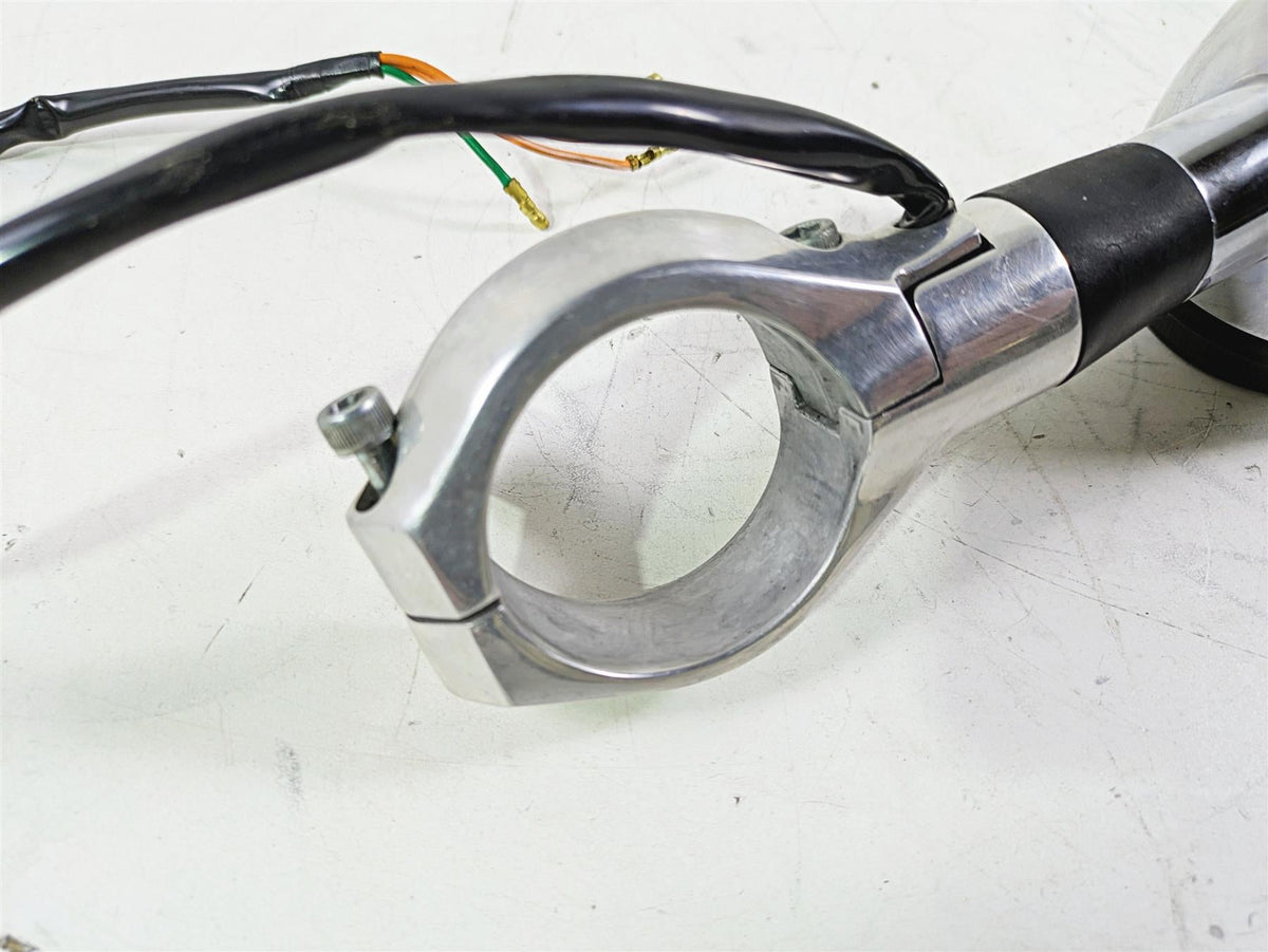 2002 Honda V-Twin VTX1800 C Front Left Blinker & Clamp 33450-MBH-673 {{ shop.shopifyCountryName }} - Mototech271