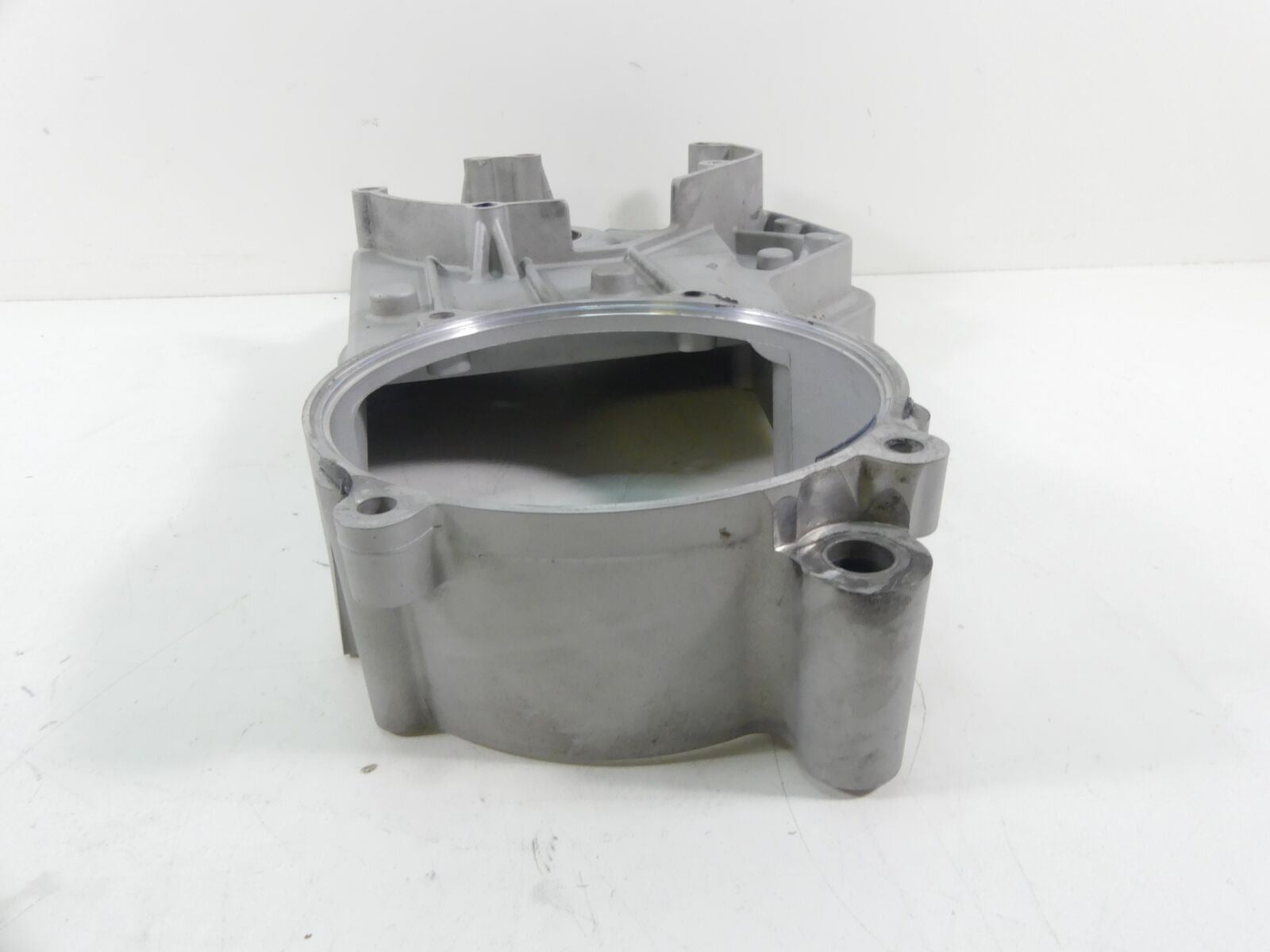 2006 Harley Touring FLHCU SE CVO Inner Primary Drive Clutch Cover 60677-01C {{ shop.shopifyCountryName }} - Mototech271