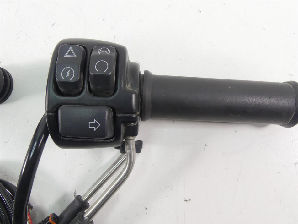 2020 Harley Sportster XL1200 NS Iron Right Hand Control Switch + Grips 71500297 {{ shop.shopifyCountryName }} - Mototech271
