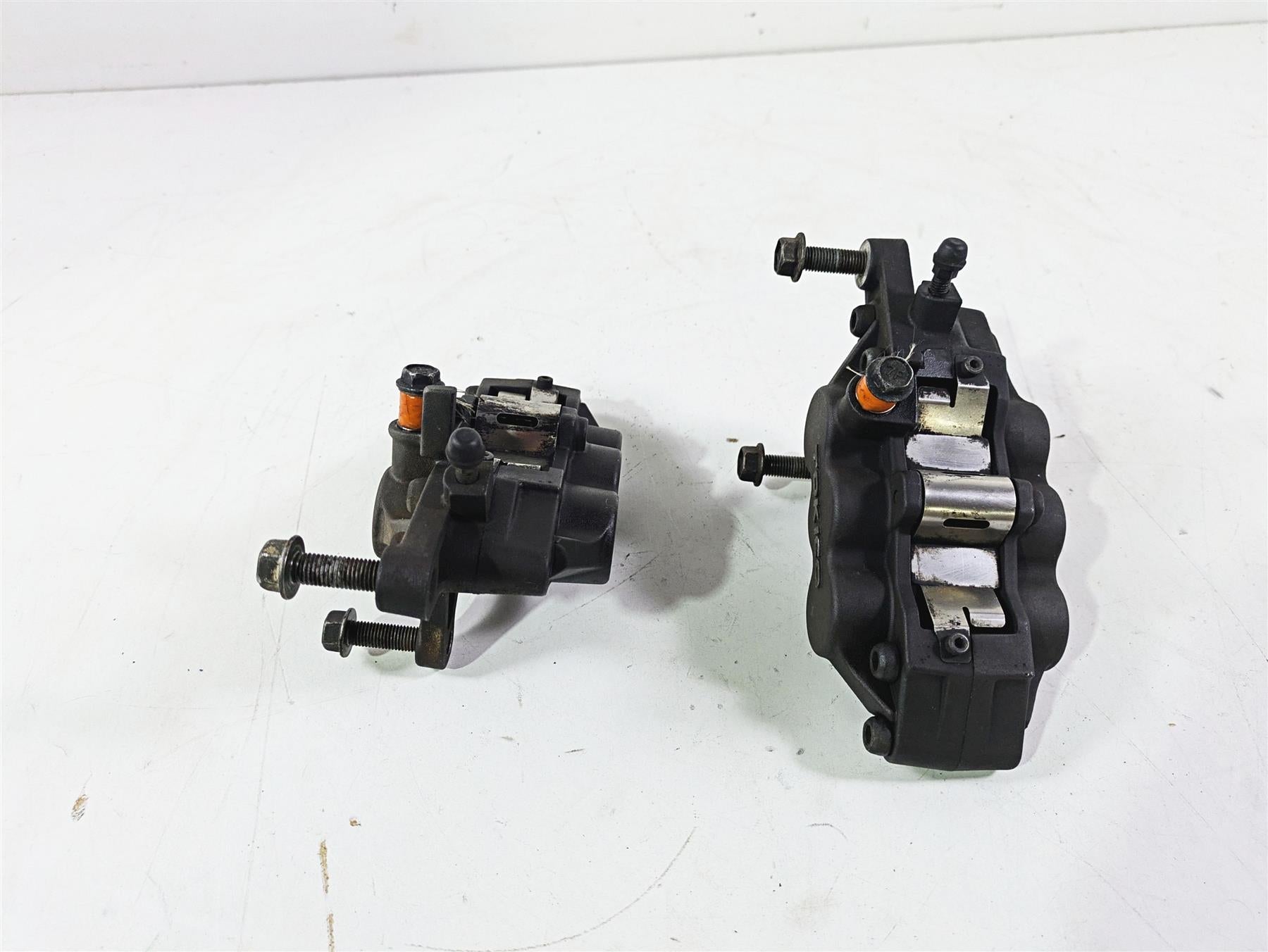 2003 Suzuki GSF1200 Bandit Tokico Front Brake Caliper Set 59100-33E30-999 {{ shop.shopifyCountryName }} - Mototech271