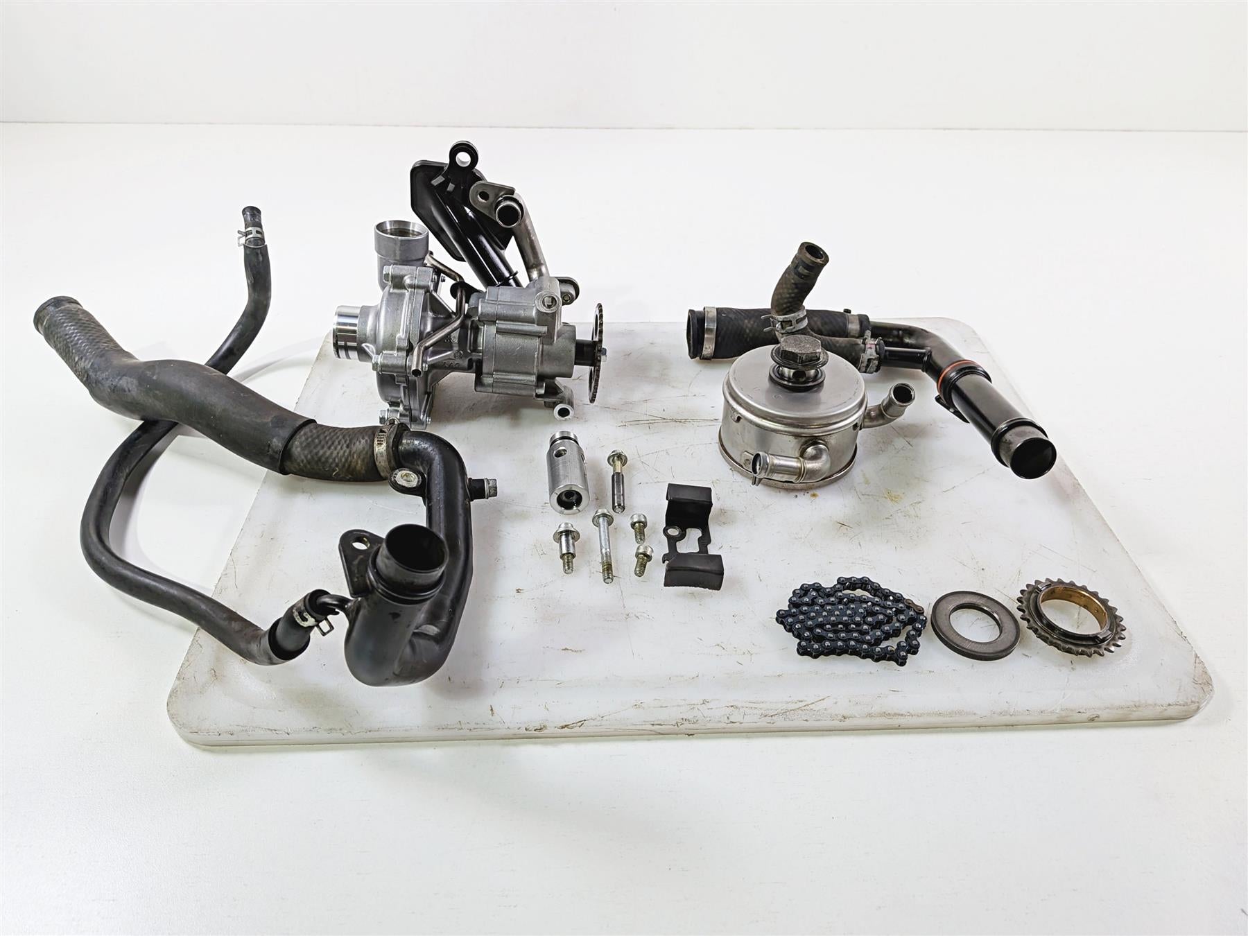 2008 Yamaha YZF R1 RN19 Oil & Water Pump Assembly - Tested 4C8-12420-21-00 {{ shop.shopifyCountryName }} - Mototech271
