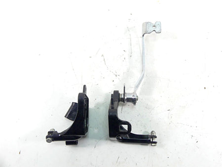 2006 Harley Softail FXSTSI Springer Left Right Footpeg Mounts 33683-00 42507-00 {{ shop.shopifyCountryName }} - Mototech271