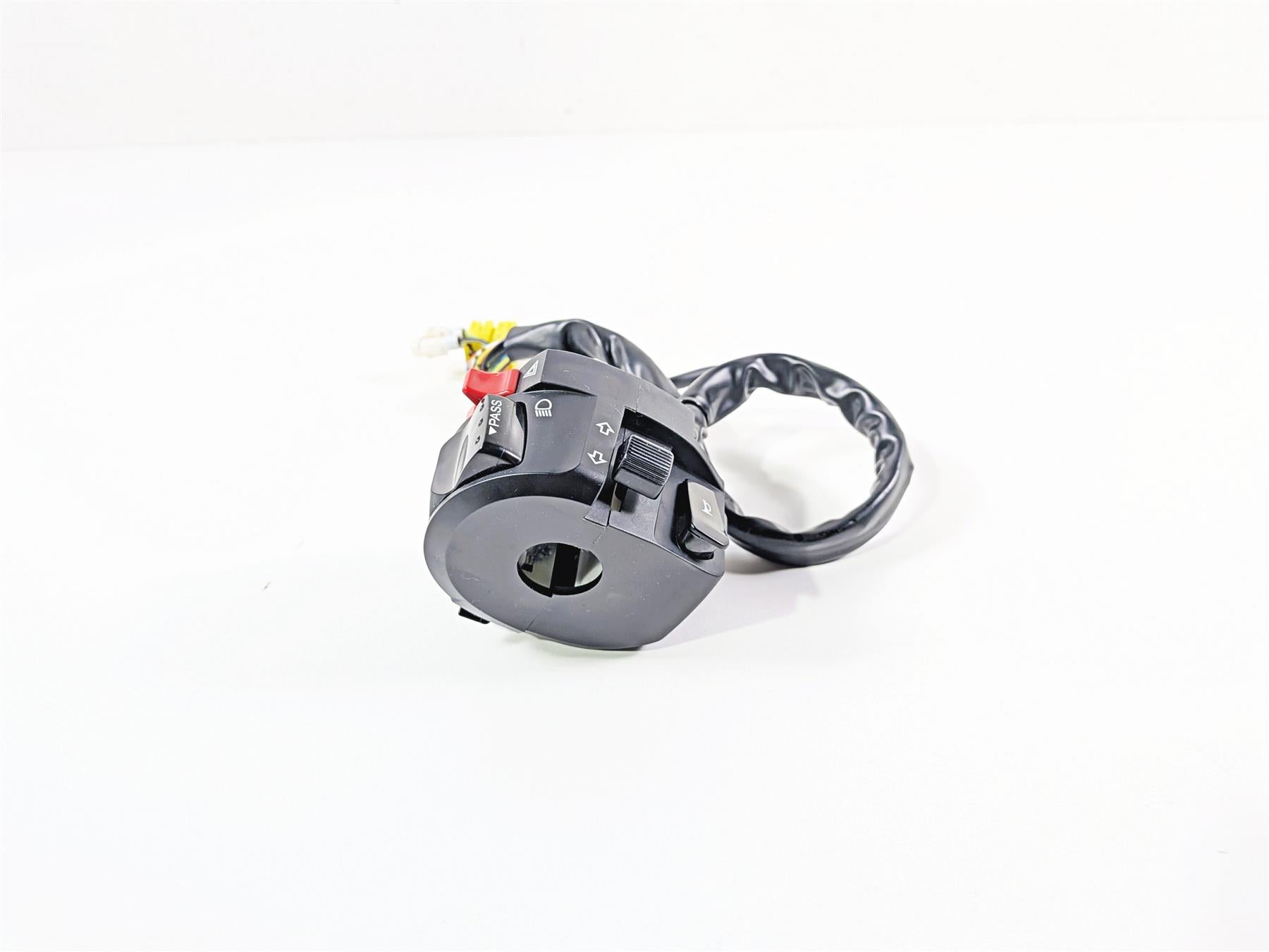 2024 Suzuki GSXR600 Left Hand Control Switch Light Blinker 37400-14J00 {{ shop.shopifyCountryName }} - Mototech271