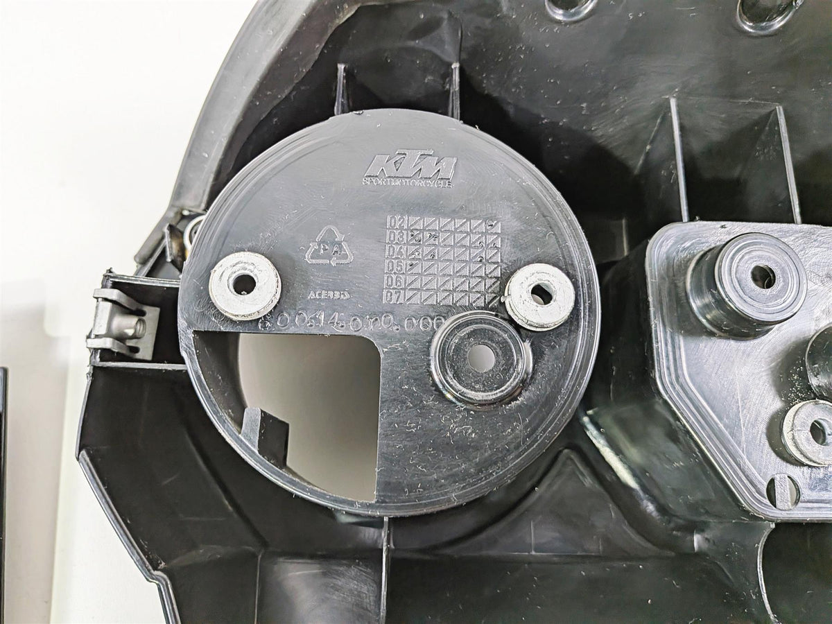 2005 KTM 950 LC8 Adventure Speedo Mount Battery Box Inlet Scoop Fairing {{ shop.shopifyCountryName }} - Mototech271