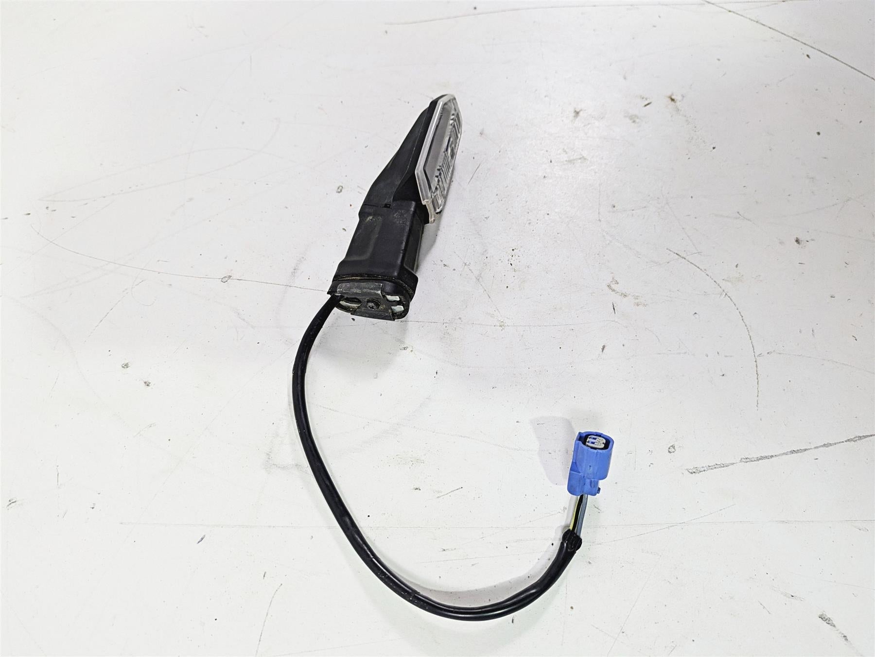 2024 Kawasaki ZX6R ZX636 Ninja Rear Right Blinker Turn Signal - Read 23037-0551 {{ shop.shopifyCountryName }} - Mototech271