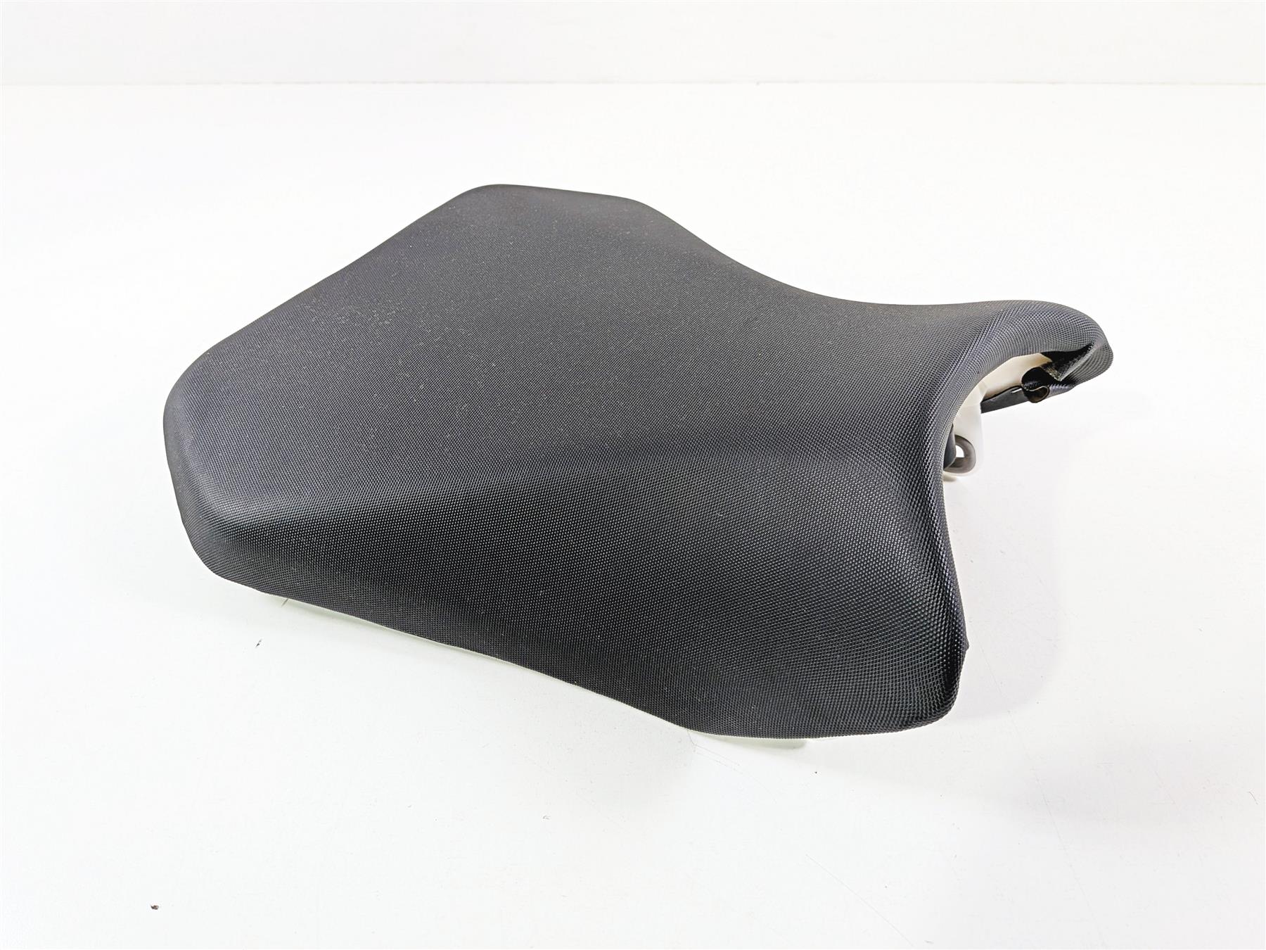 2024 Suzuki GSXR 600 Nice Front Rider Seat Saddle 45100-14J11-DW2 {{ shop.shopifyCountryName }} - Mototech271