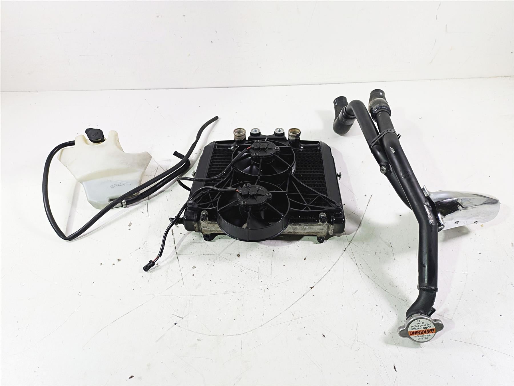 2012 Harley VRSCF Muscle V Rod Radiator Fans Reservoir Hoses 26722-04 {{ shop.shopifyCountryName }} - Mototech271