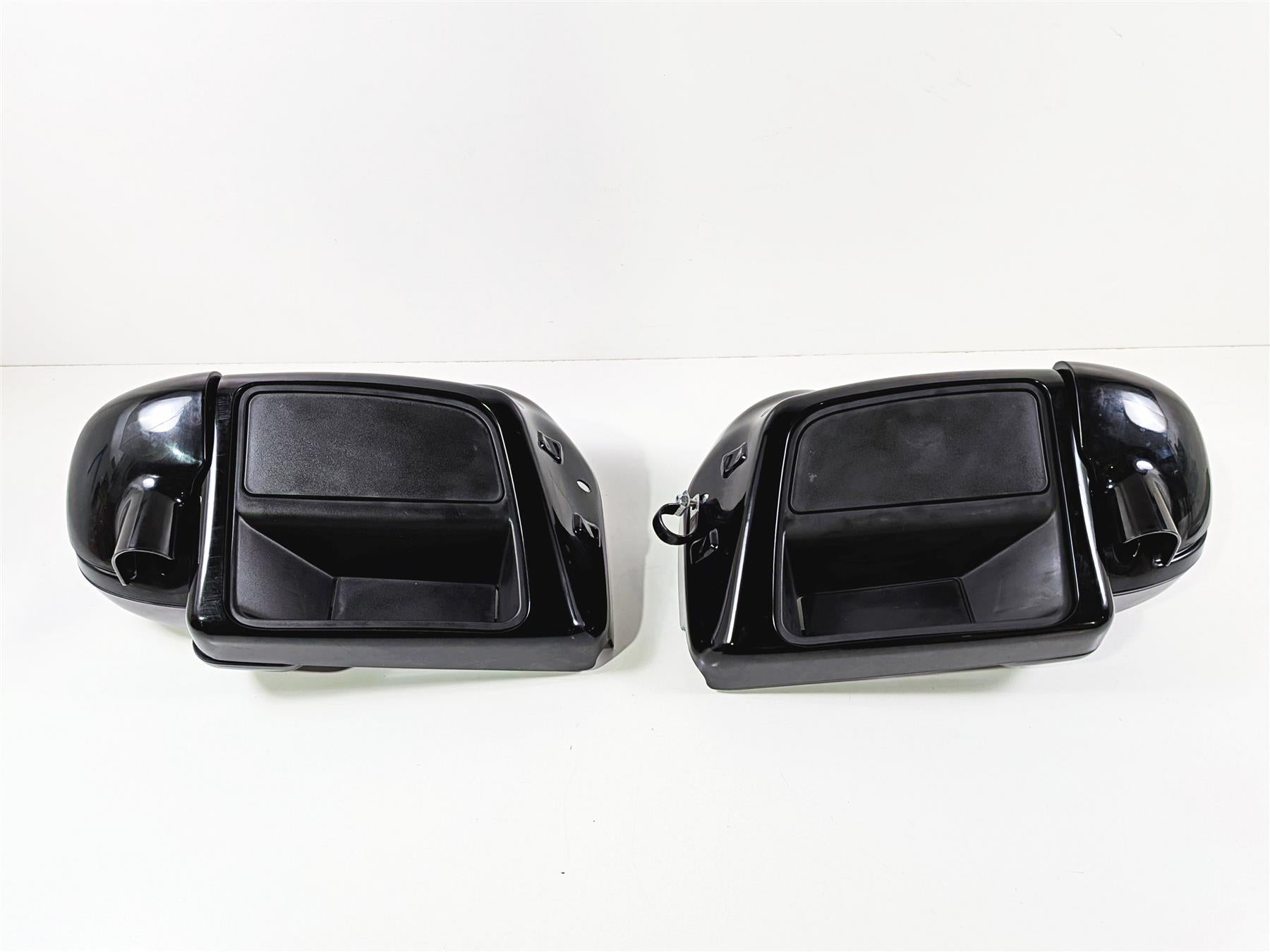 2017 Harley Touring FLHXS Street Glide Left Right Leg Fairing Set Speaker Holes {{ shop.shopifyCountryName }} - Mototech271