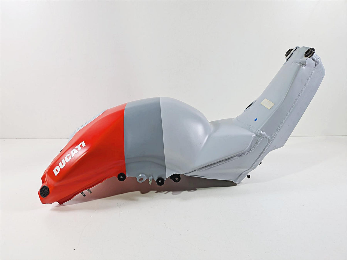2019 Ducati Panigale V4S V4 S Corse Nice Fuel Gas Petrol Tank - No Scratch 58612621B {{ shop.shopifyCountryName }} - Mototech271